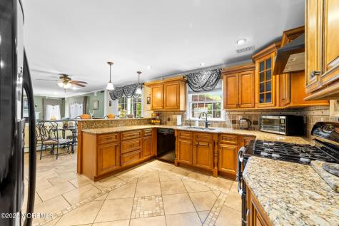 21 Tanglewood Place Monroe NJ 08831