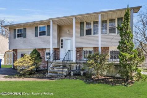 815 Royal Lane Toms River NJ 08753