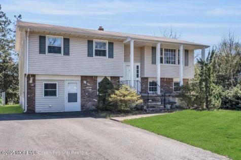 815 Royal Lane Toms River NJ 08753