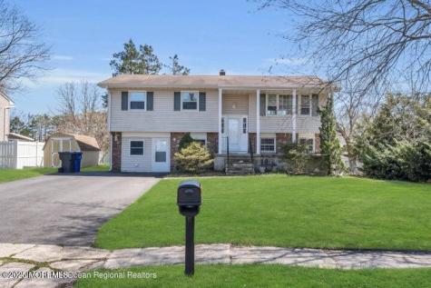 815 Royal Lane Toms River NJ 08753