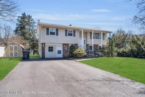 815 Royal Lane Toms River NJ 08753