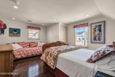 112 Neptune Court Mantoloking NJ 08738