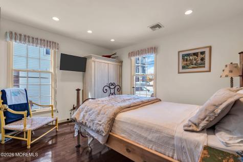 112 Neptune Court Mantoloking NJ 08738
