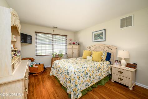 2324 N Chanticleer Court Toms River NJ 08755