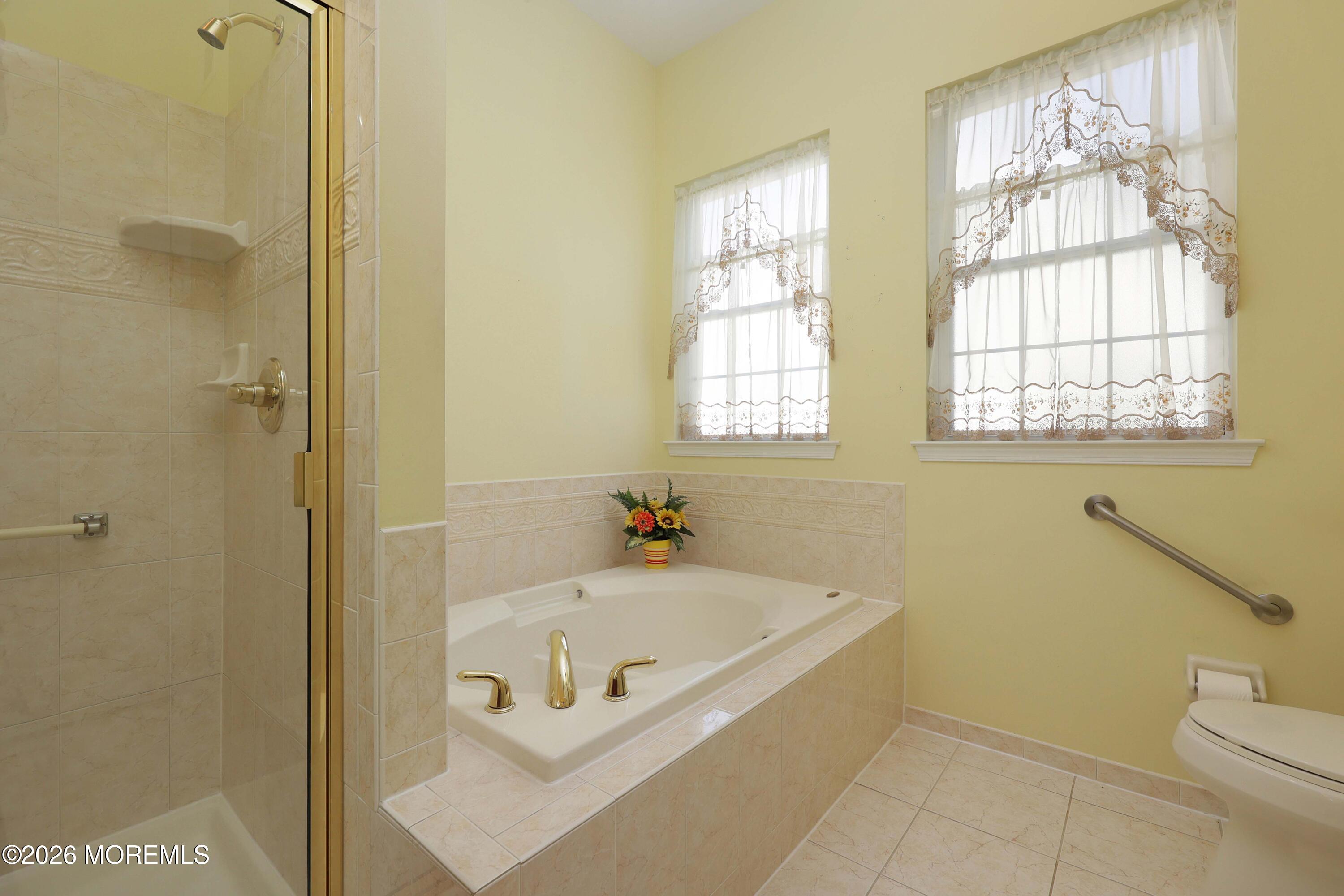 7 Oakhill Court Jackson NJ 08527
