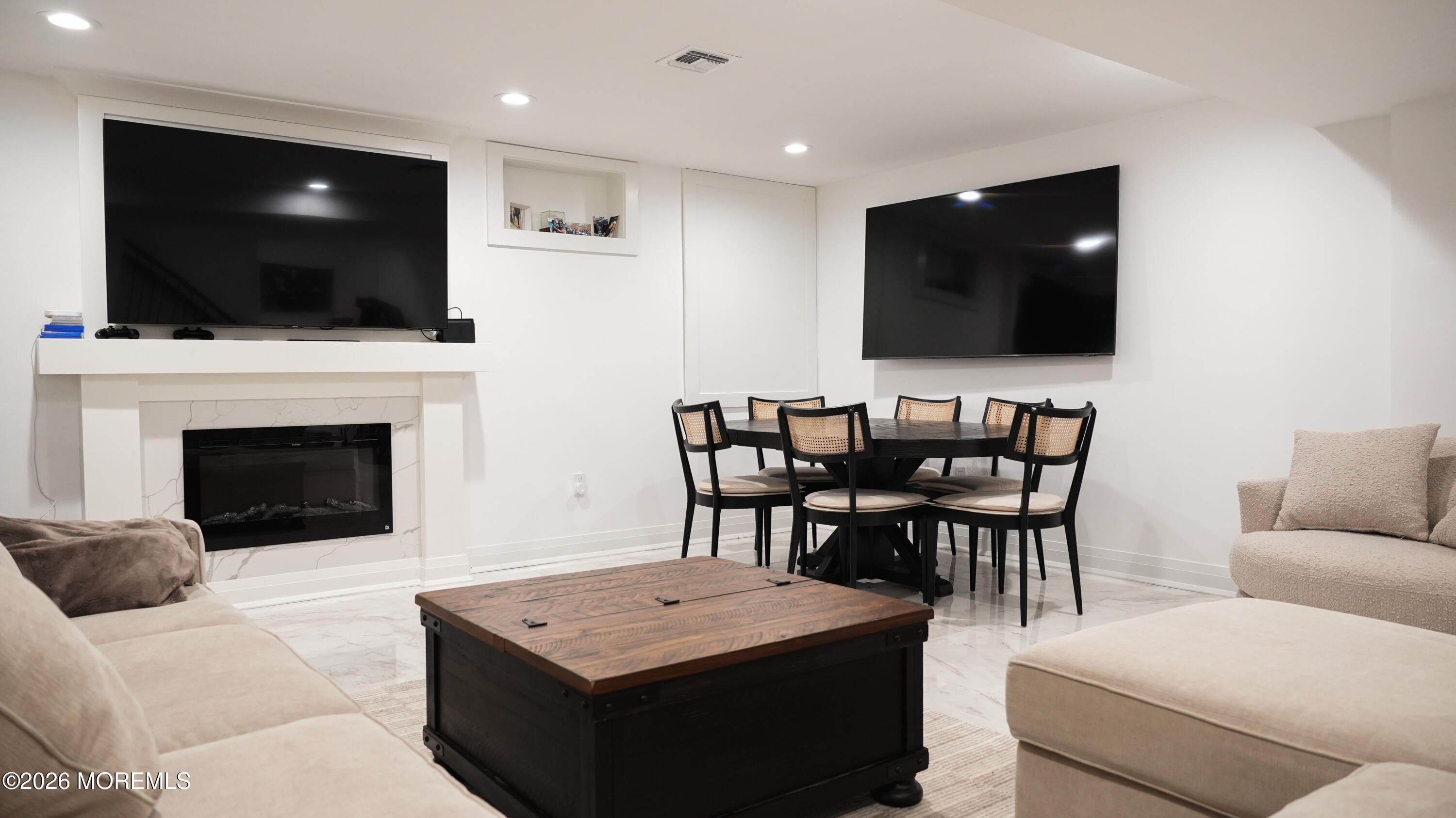 9 Wood Lake Court North Brunswick NJ 08902