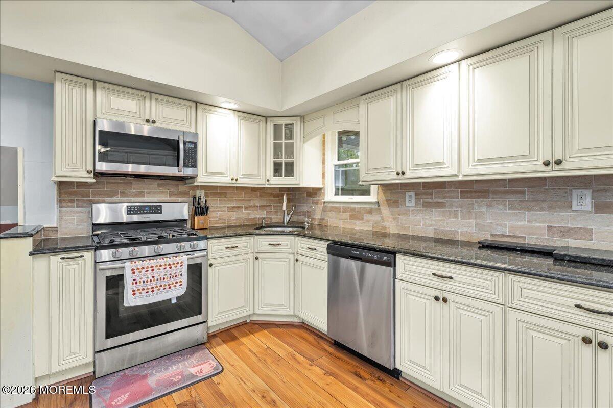 83 Walnut Ave Avenue Red Bank NJ 07701