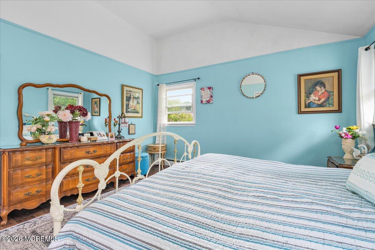 83 Walnut Ave Avenue Red Bank NJ 07701