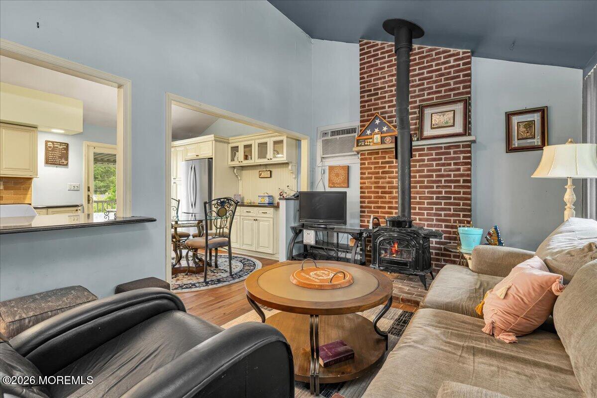 83 Walnut Ave Avenue Red Bank NJ 07701