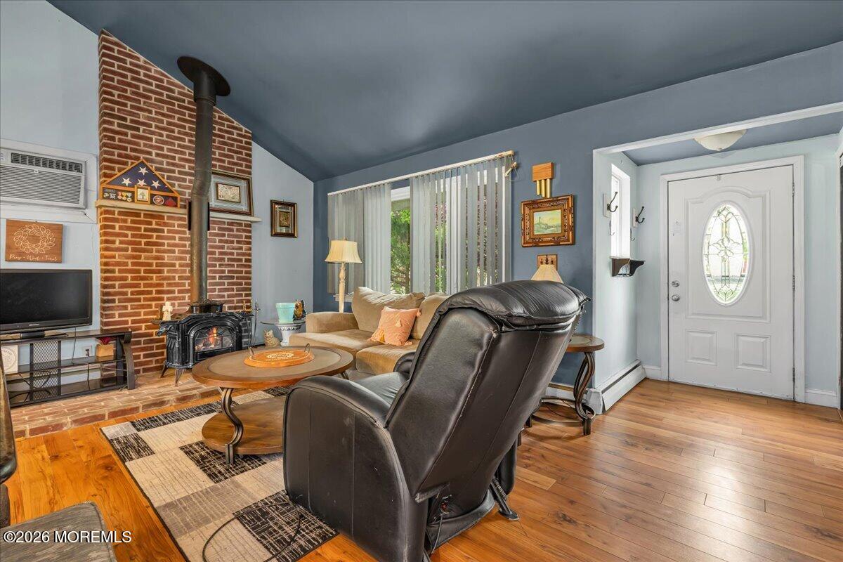 83 Walnut Ave Avenue Red Bank NJ 07701