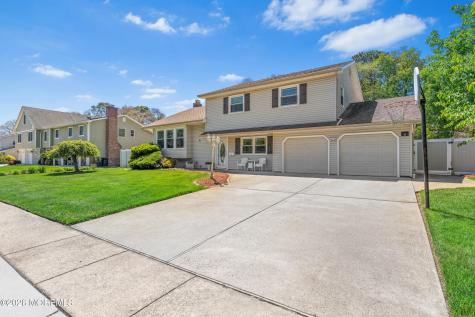 6 Pittsfield Road Howell NJ 07731