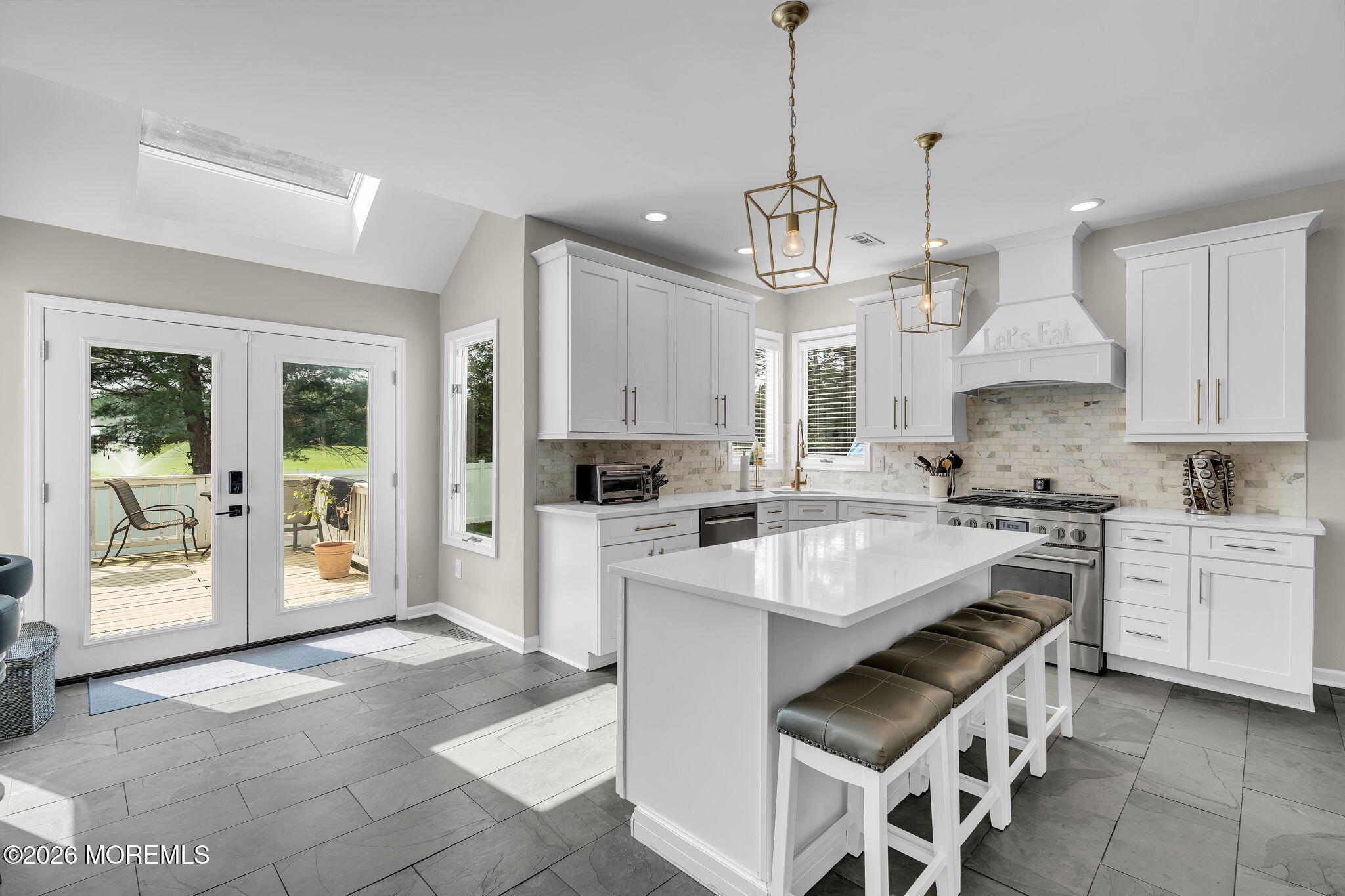6 Snead Court Farmingdale NJ 07727