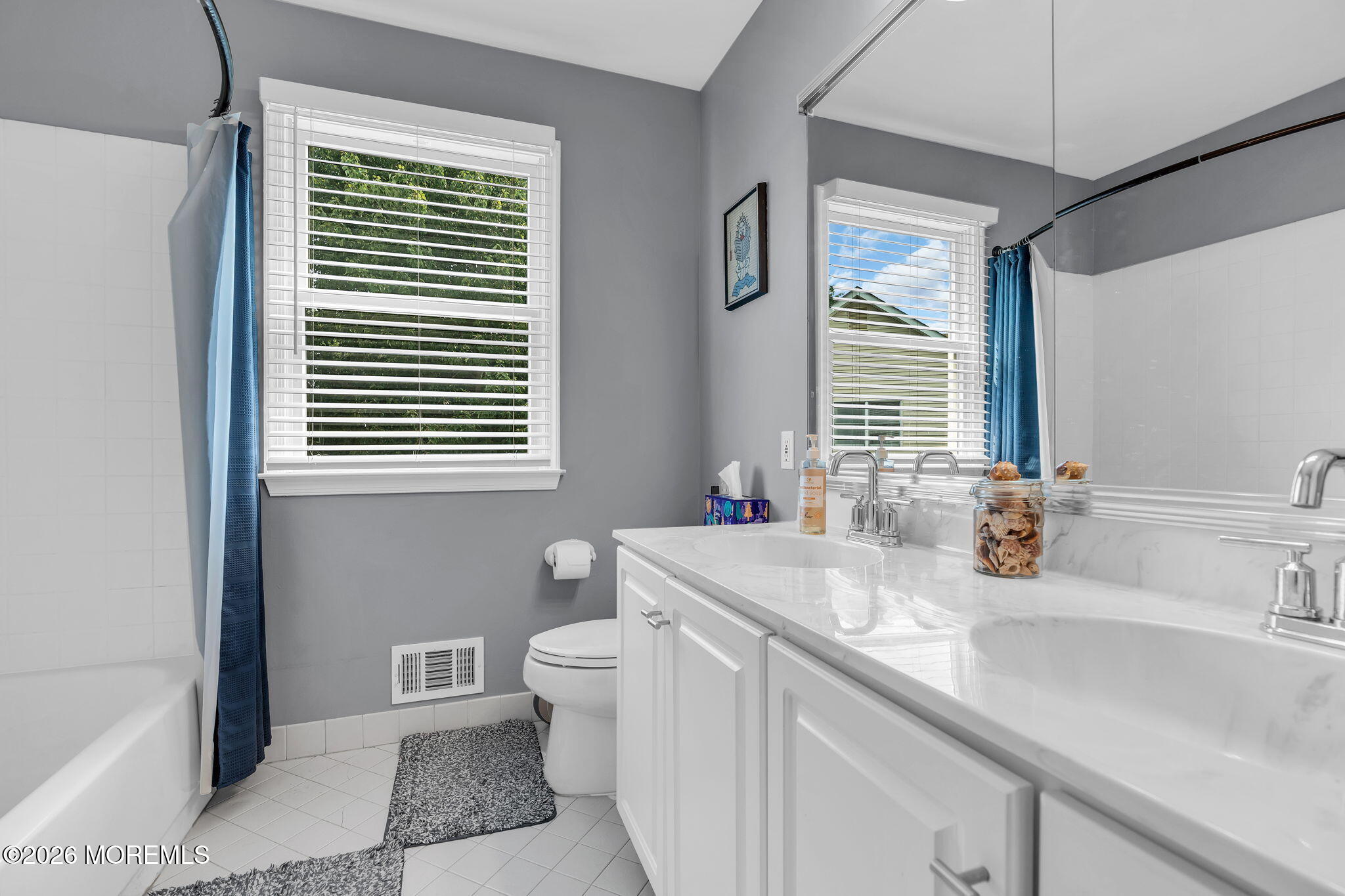 6 Snead Court Farmingdale NJ 07727