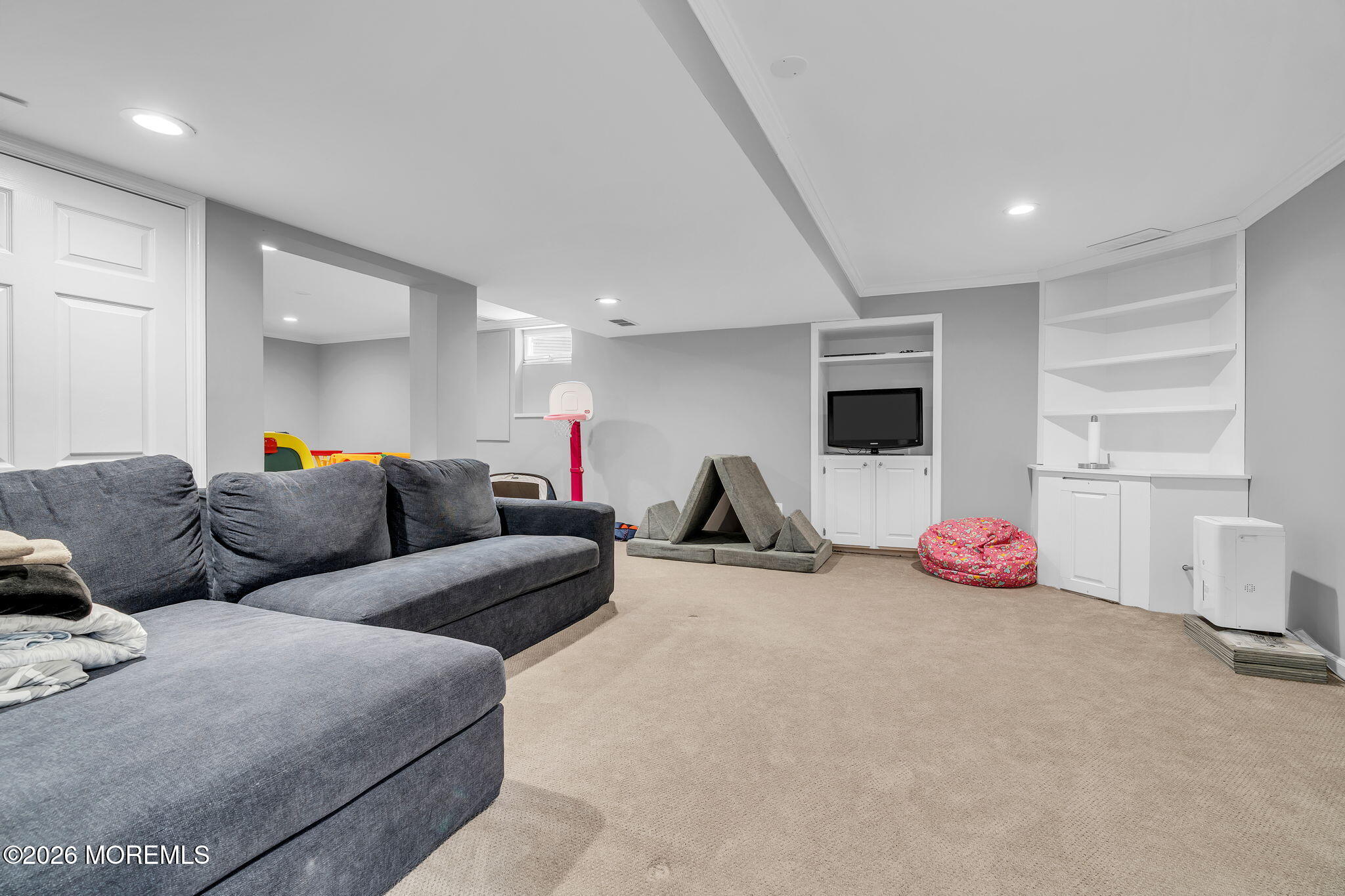 6 Snead Court Farmingdale NJ 07727