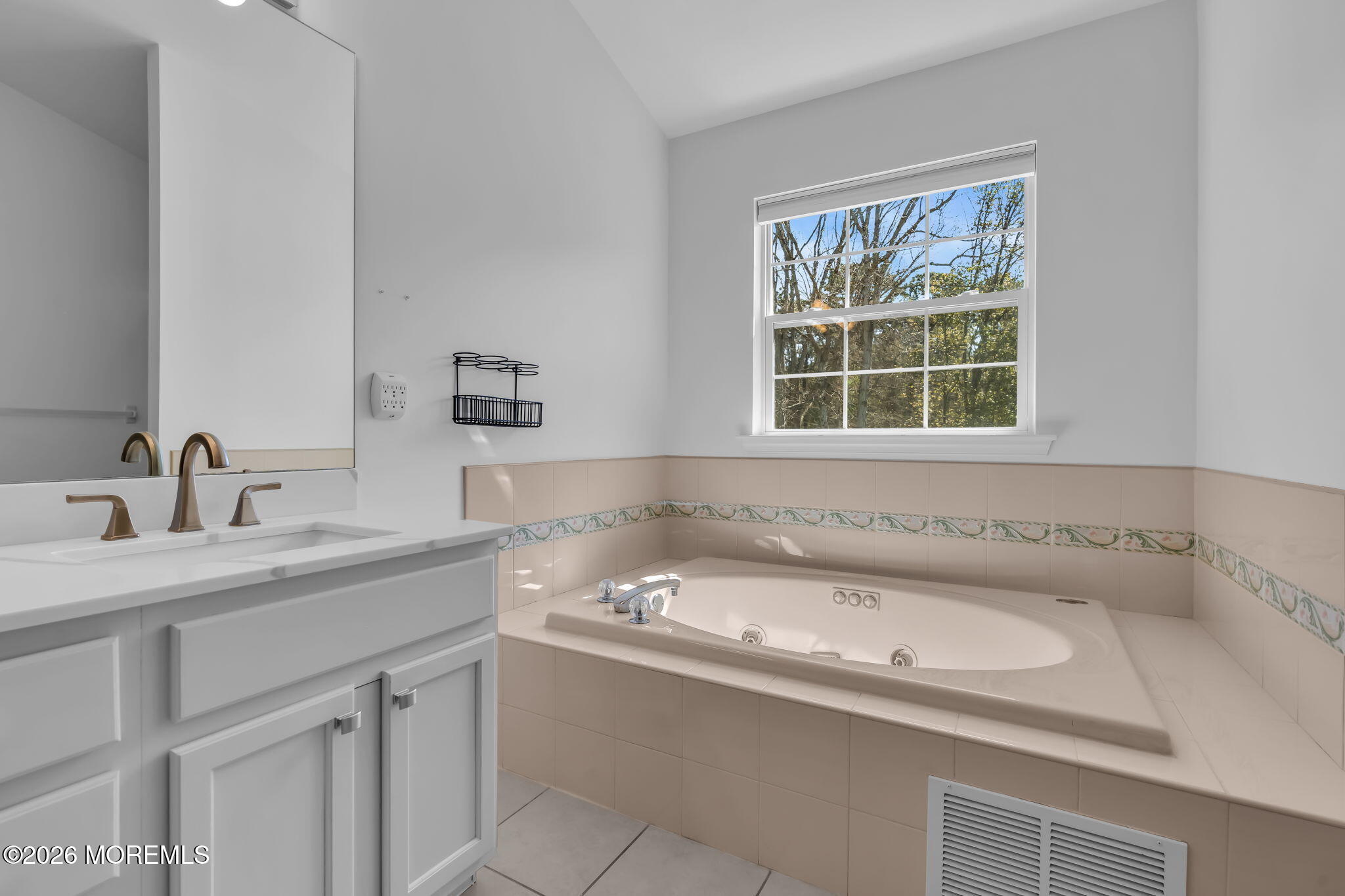 18 Camelot Terrace Jackson NJ 08527