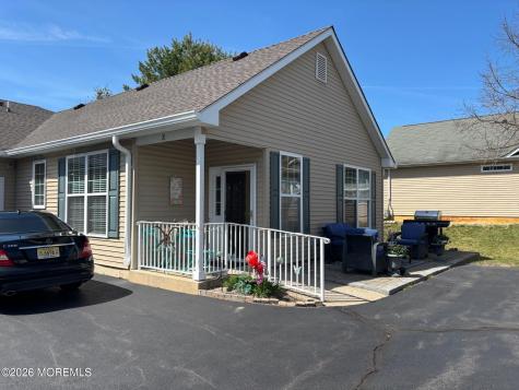 20 Winkle Court Whiting NJ 08759
