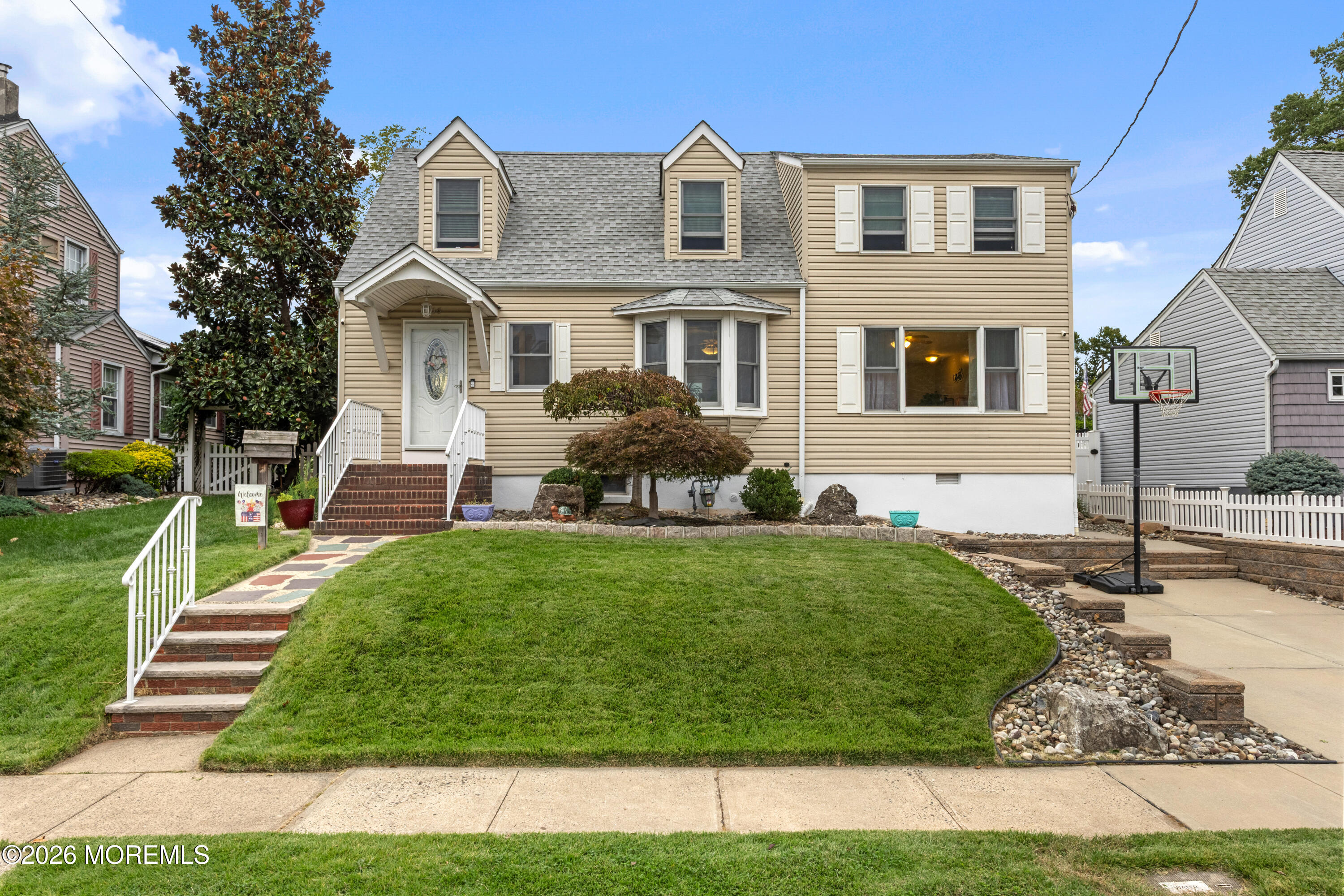 16 Vanderbilt Place Woodbridge NJ 07095