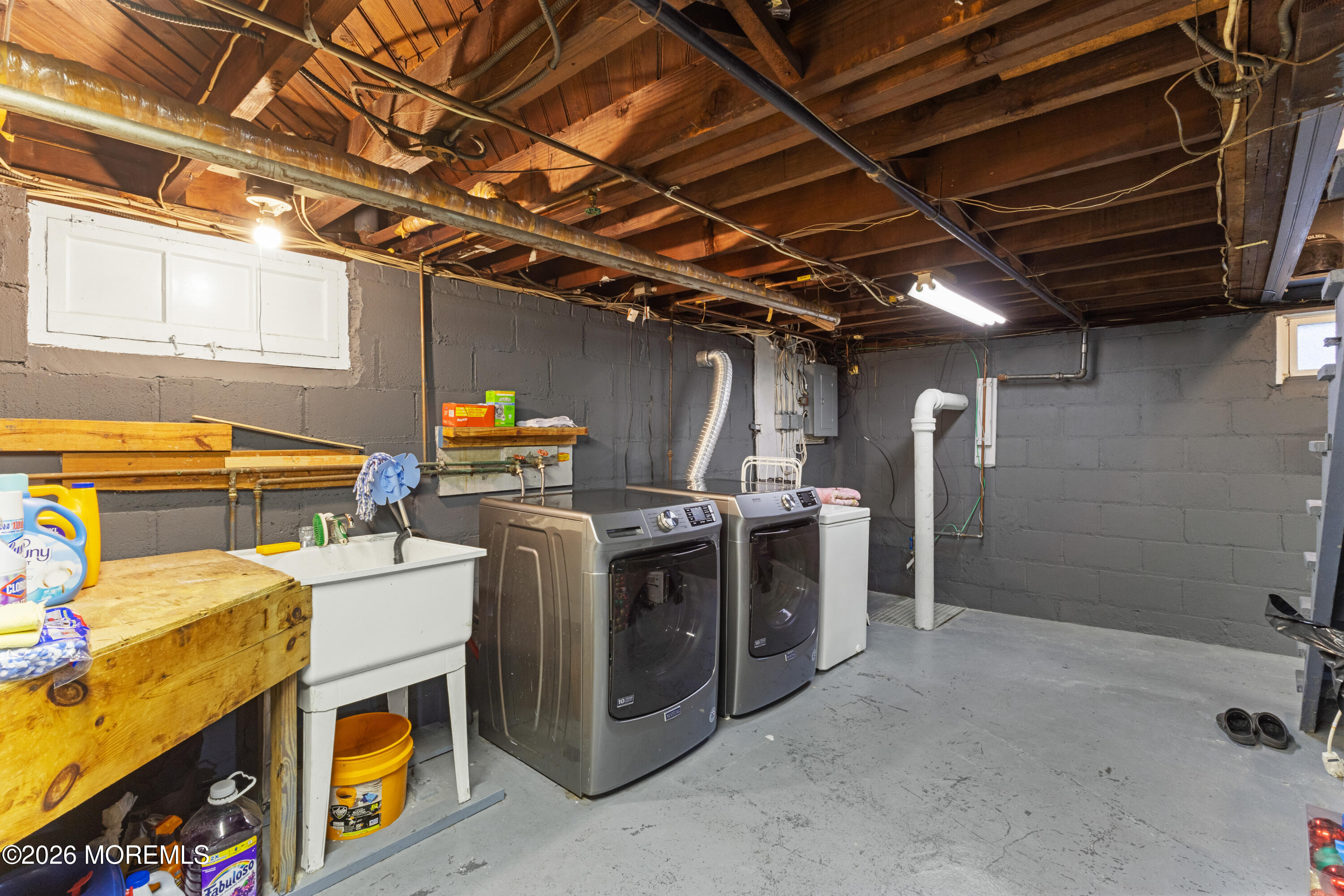 16 Vanderbilt Place Woodbridge NJ 07095