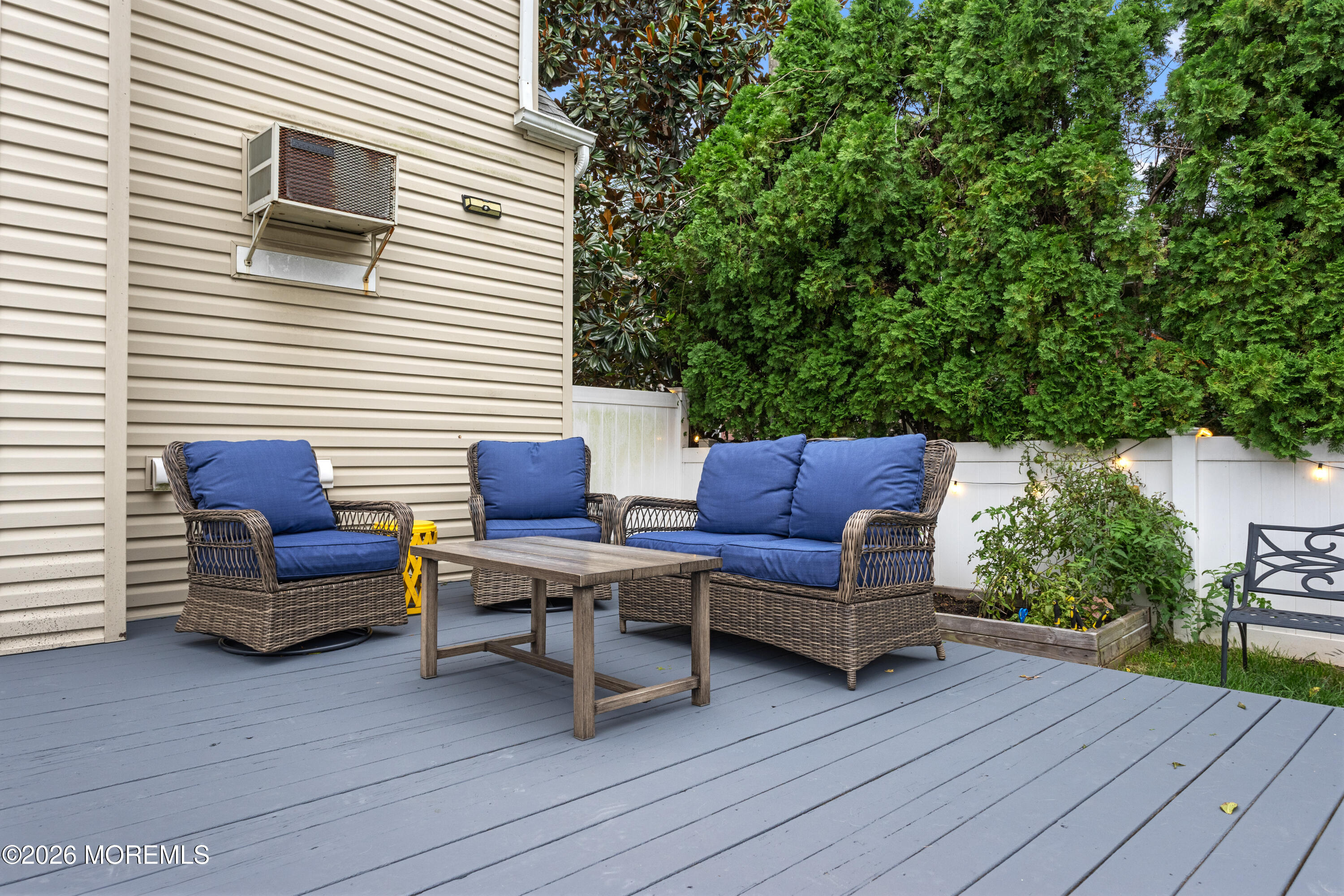 16 Vanderbilt Place Woodbridge NJ 07095