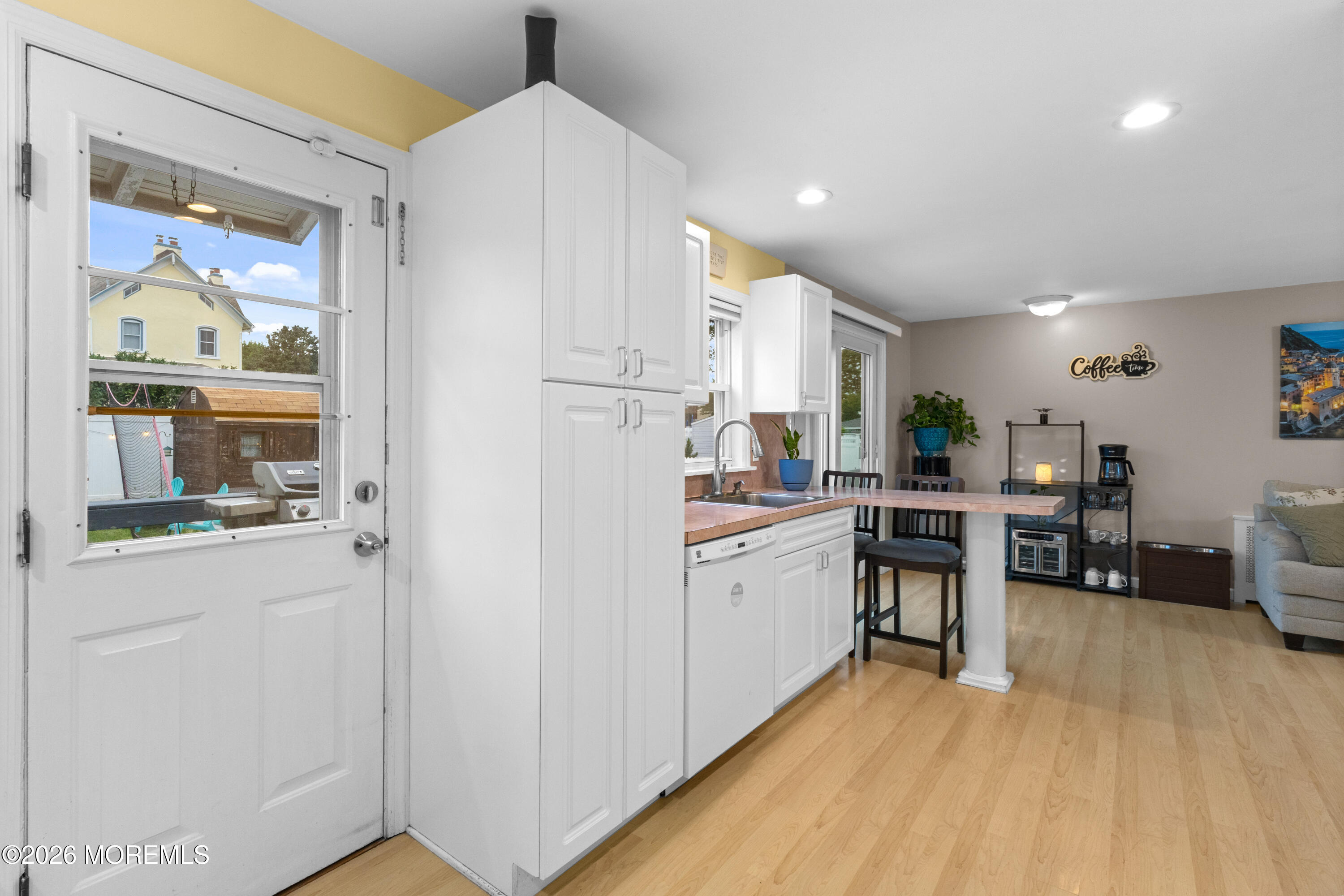 16 Vanderbilt Place Woodbridge NJ 07095