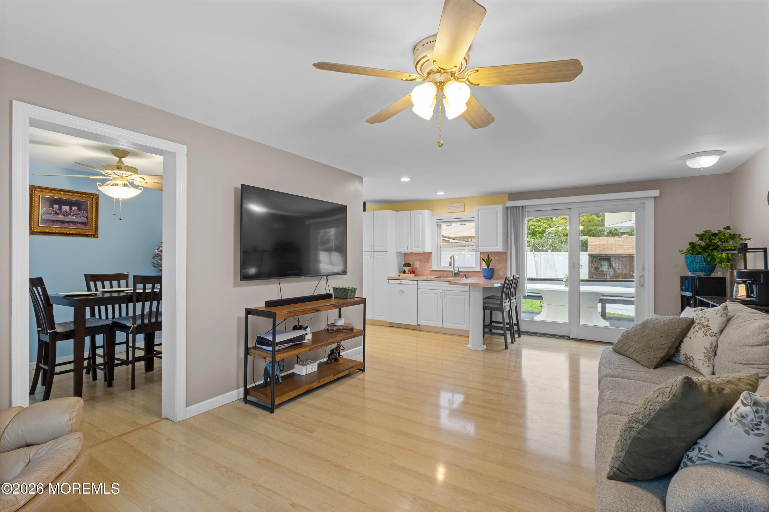 16 Vanderbilt Place Woodbridge NJ 07095