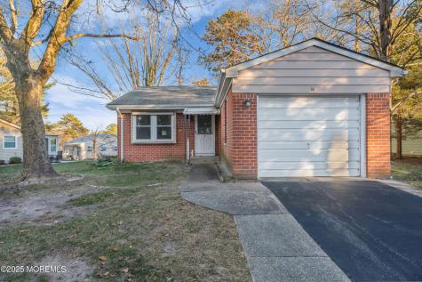 16 Musket Lane Manchester NJ 08759