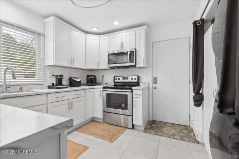690A Friar Court Manchester NJ 08759