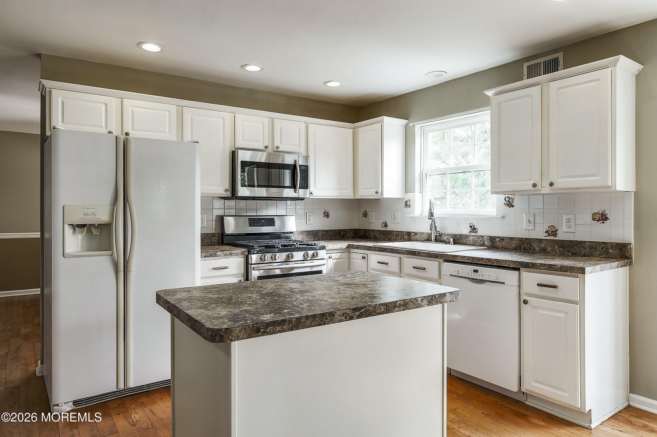 1047 Rudder Avenue Manahawkin NJ 08050