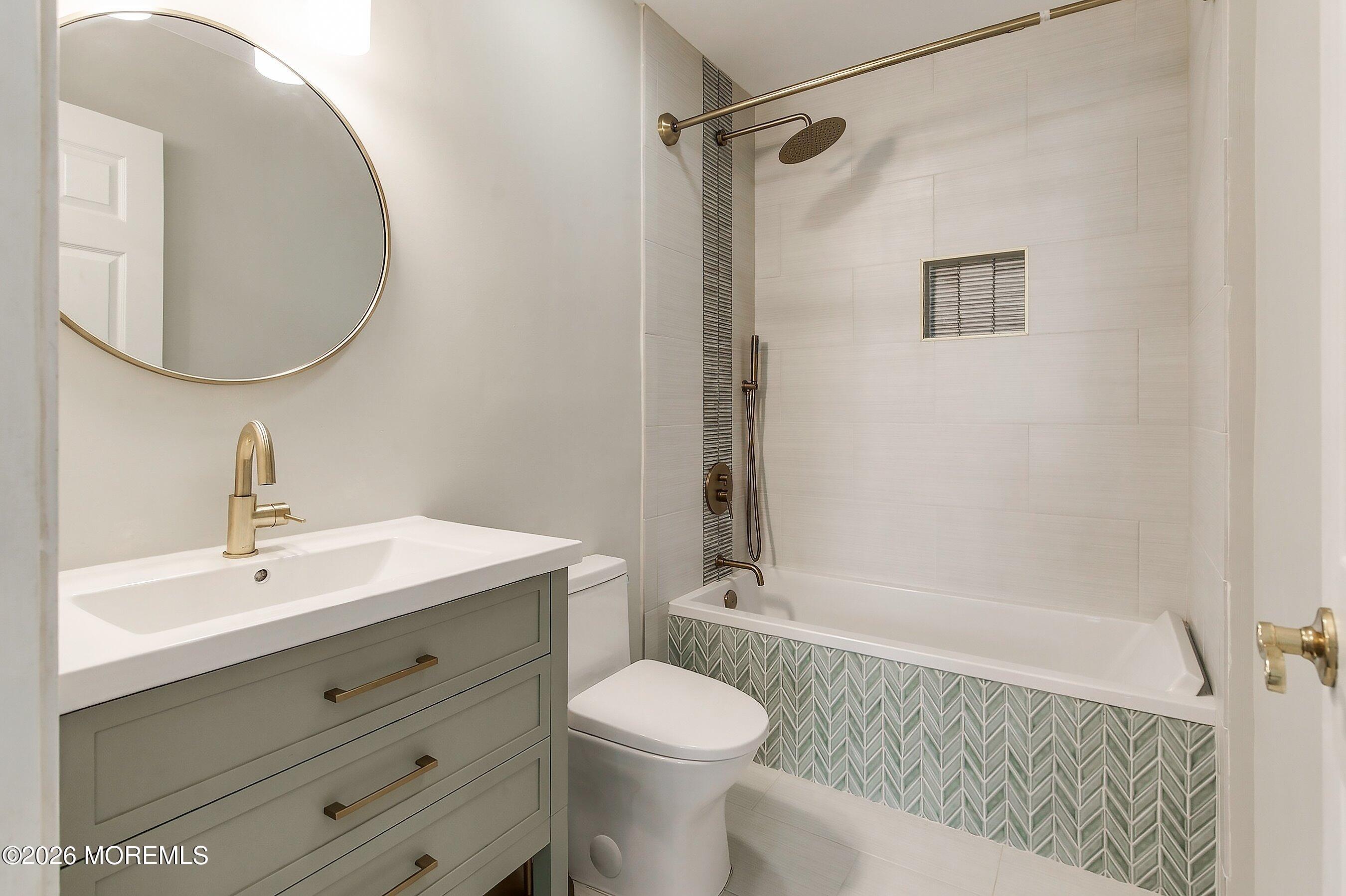 1047 Rudder Avenue Manahawkin NJ 08050