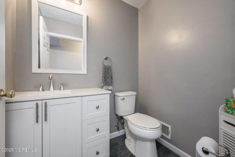 5 Clinton Court Barnegat NJ 08005