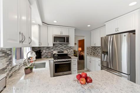 7 N Devon Drive Manalapan NJ 07726