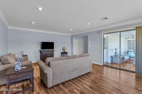 332 Canterbury Court Lakewood NJ 08701