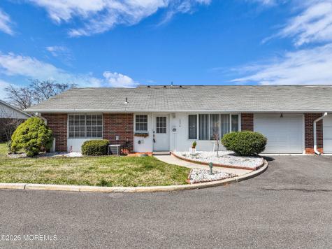 332 Canterbury Court Lakewood NJ 08701