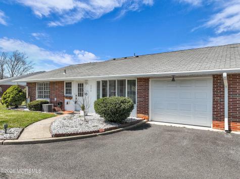 332 Canterbury Court Lakewood NJ 08701