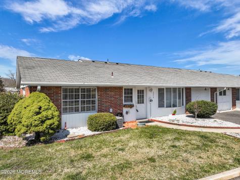 332 Canterbury Court Lakewood NJ 08701