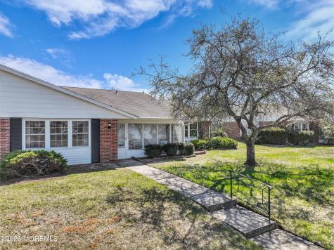 332 Canterbury Court Lakewood NJ 08701