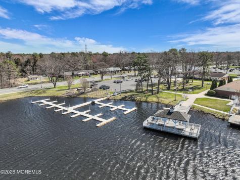 332 Canterbury Court Lakewood NJ 08701
