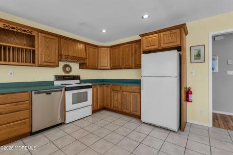 332 Canterbury Court Lakewood NJ 08701