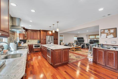 1 Edinburgh Court Jackson NJ 08527