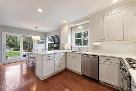 42 Dorchester Way Shrewsbury Boro NJ 07702