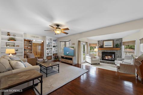 42 Dorchester Way Shrewsbury Boro NJ 07702