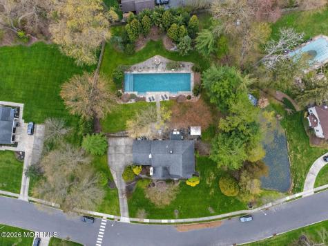 42 Dorchester Way Shrewsbury Boro NJ 07702