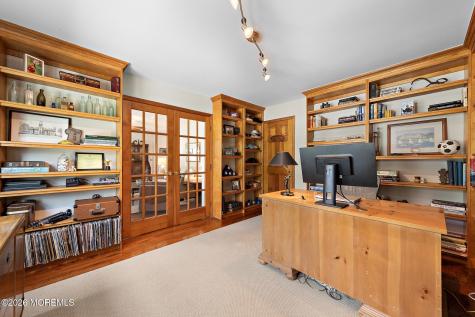 42 Dorchester Way Shrewsbury Boro NJ 07702