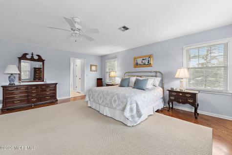 42 Dorchester Way Shrewsbury Boro NJ 07702