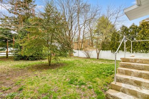 432 W Park Avenue Oakhurst NJ 07755