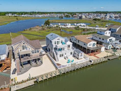 20 Carroll Avenue Tuckerton NJ 08087
