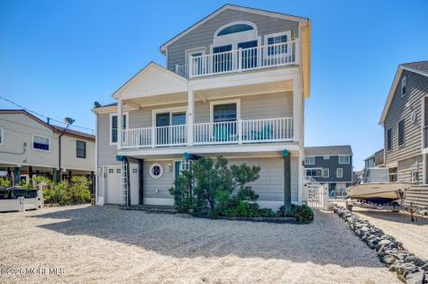 20 Carroll Avenue Tuckerton NJ 08087