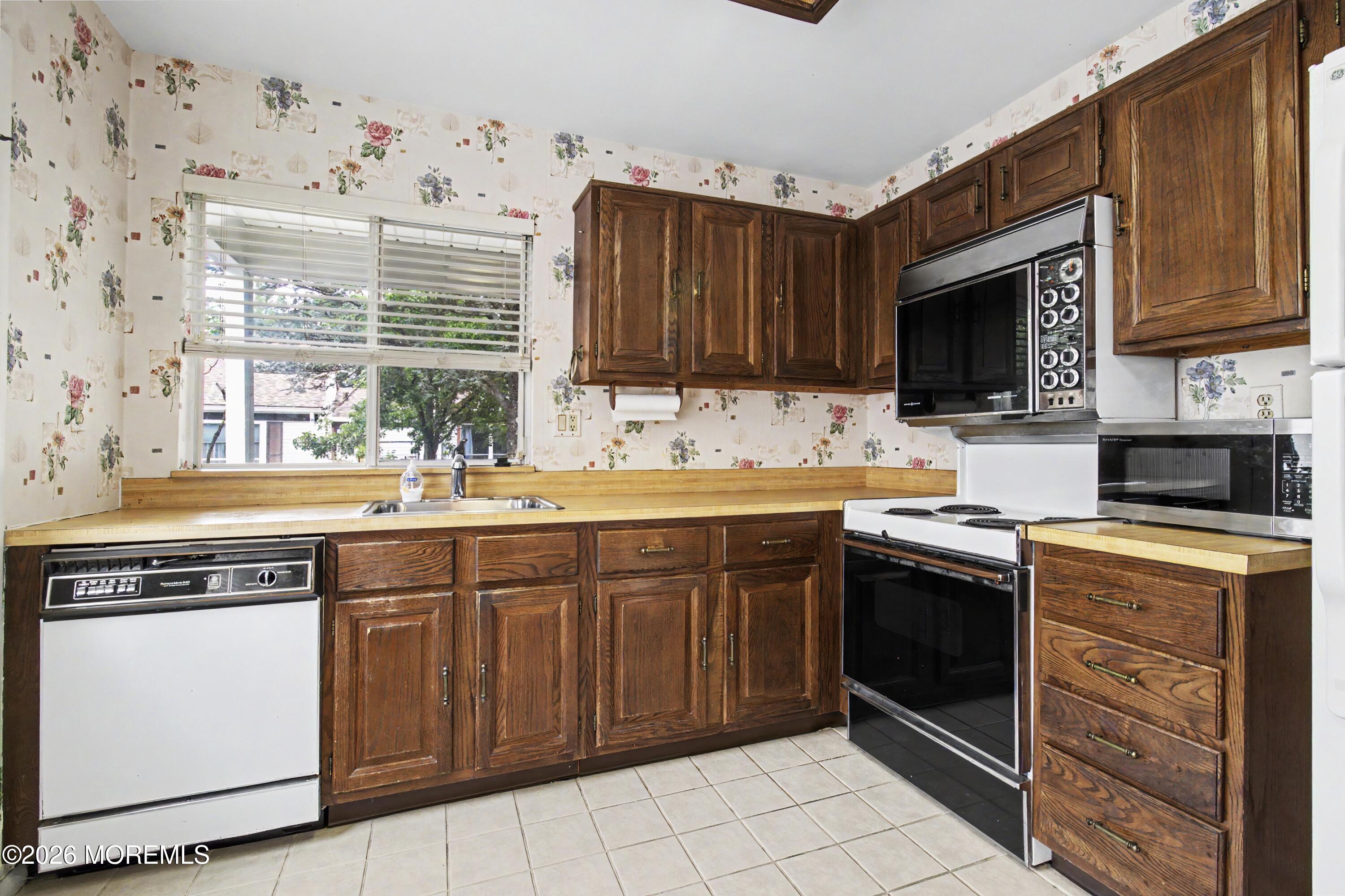 817A Liverpool Circle Manchester NJ 08759