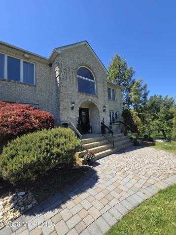 8 Tamar Court Manalapan NJ 07726