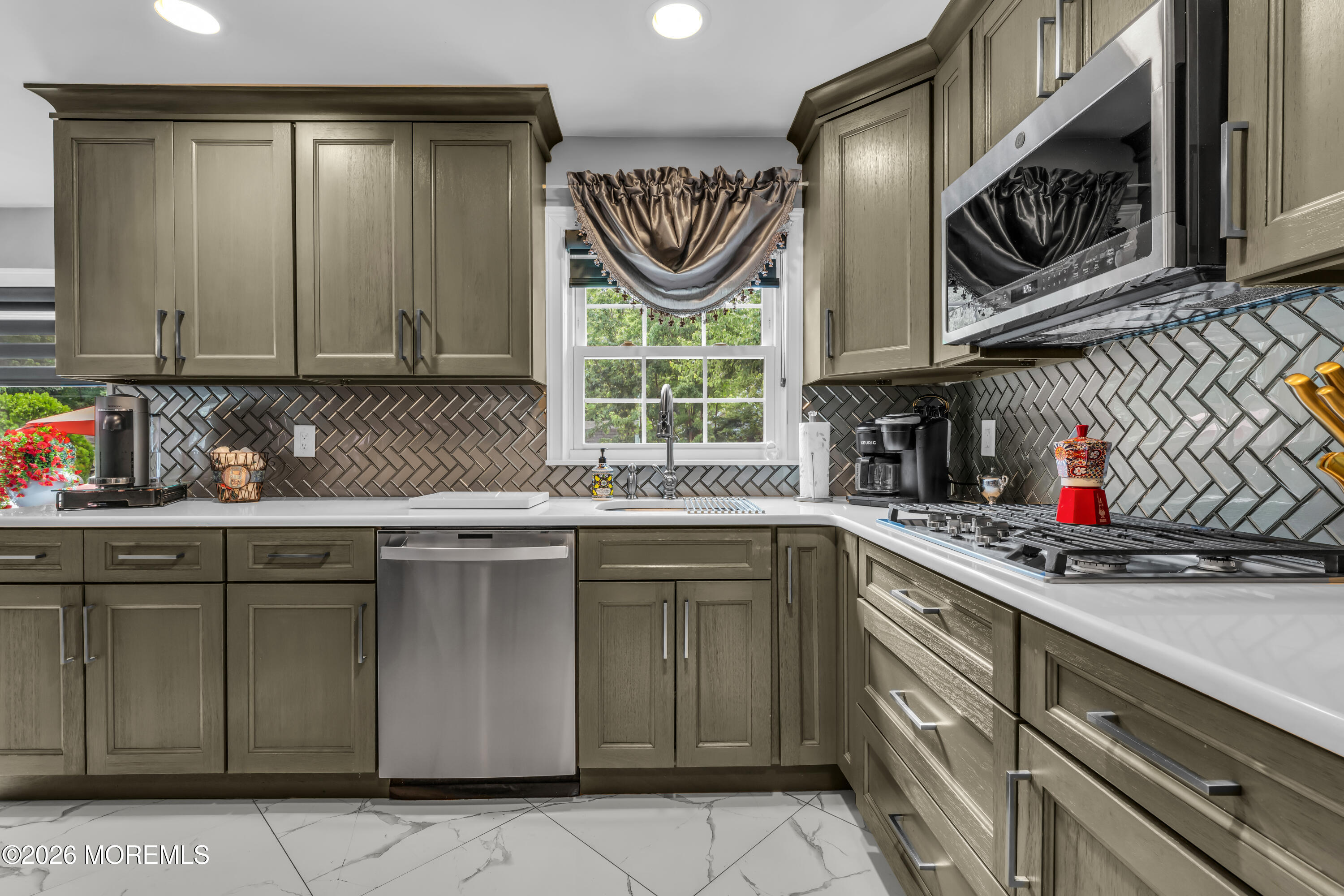 6 Tall Oaks Drive Hazlet NJ 07730